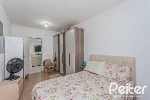 Apartamento à venda com 76m², 2 dormitórios, 1 suíte, 2 vagas, no bairro Tristeza em Porto Alegre