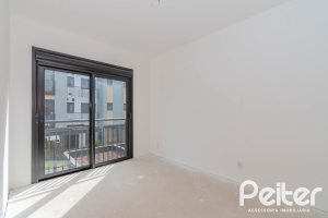 Apartamento à venda com 108m², 3 dormitórios, 1 suíte, 2 vagas, no bairro Tristeza em PORTO ALEGRE