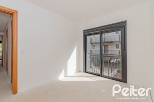 Apartamento à venda com 108m², 3 dormitórios, 1 suíte, 2 vagas, no bairro Tristeza em PORTO ALEGRE