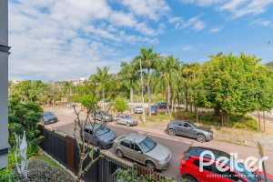 Apartamento à venda com 108m², 3 dormitórios, 1 suíte, 2 vagas, no bairro Tristeza em PORTO ALEGRE