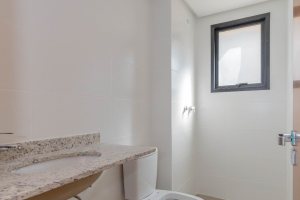 Apartamento à venda com 108m², 3 dormitórios, 1 suíte, 2 vagas, no bairro Tristeza em PORTO ALEGRE