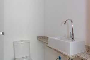 Apartamento à venda com 108m², 3 dormitórios, 1 suíte, 2 vagas, no bairro Tristeza em PORTO ALEGRE