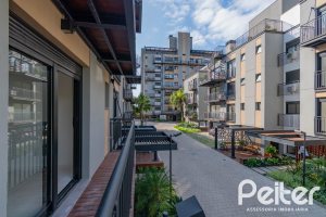 Apartamento à venda com 108m², 3 dormitórios, 1 suíte, 2 vagas, no bairro Tristeza em PORTO ALEGRE