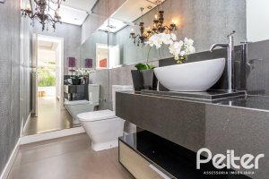 Casa em Condomínio à venda com 457m², 4 dormitórios, 4 suítes, 6 vagas, no bairro Pedra Redonda em PORTO ALEGRE