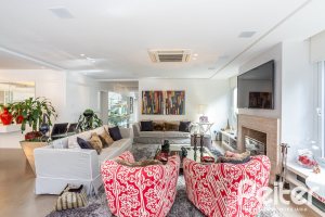 Casa em Condomínio à venda com 457m², 4 dormitórios, 4 suítes, 6 vagas, no bairro Pedra Redonda em PORTO ALEGRE