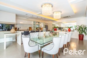 Casa em Condomínio à venda com 457m², 4 dormitórios, 4 suítes, 6 vagas, no bairro Pedra Redonda em PORTO ALEGRE