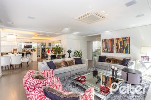 Casa em Condomínio à venda com 457m², 4 dormitórios, 4 suítes, 6 vagas, no bairro Pedra Redonda em PORTO ALEGRE
