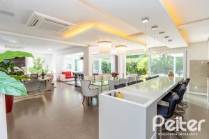 Casa em Condomínio à venda com 457m², 4 dormitórios, 4 suítes, 6 vagas, no bairro Pedra Redonda em PORTO ALEGRE