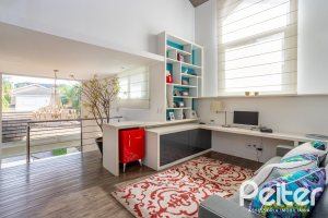 Casa em Condomínio à venda com 457m², 4 dormitórios, 4 suítes, 6 vagas, no bairro Pedra Redonda em PORTO ALEGRE