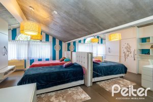 Casa em Condomínio à venda com 457m², 4 dormitórios, 4 suítes, 6 vagas, no bairro Pedra Redonda em PORTO ALEGRE