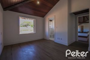 Casa em Condomínio à venda com 830m², 7 dormitórios, 3 suítes, 10 vagas, no bairro Cavalhada em PORTO ALEGRE