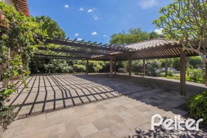 Casa em Condomínio à venda com 830m², 7 dormitórios, 3 suítes, 10 vagas, no bairro Cavalhada em PORTO ALEGRE