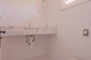 Casa em Condomínio à venda com 830m², 7 dormitórios, 3 suítes, 10 vagas, no bairro Cavalhada em PORTO ALEGRE