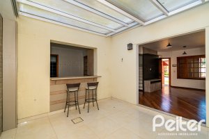 Casa à venda com 190m², 4 dormitórios, 2 suítes, 2 vagas, no bairro Espírito Santo em Porto Alegre