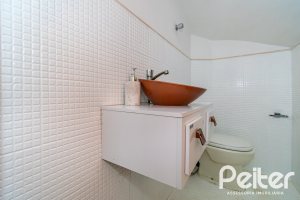 Casa à venda com 190m², 4 dormitórios, 2 suítes, 2 vagas, no bairro Espírito Santo em Porto Alegre