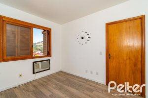 Casa à venda com 190m², 4 dormitórios, 2 suítes, 2 vagas, no bairro Espírito Santo em Porto Alegre