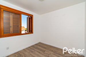 Casa à venda com 190m², 4 dormitórios, 2 suítes, 2 vagas, no bairro Espírito Santo em Porto Alegre