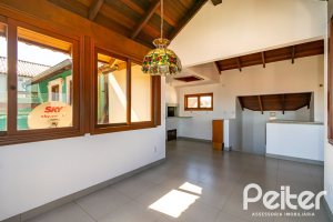 Casa à venda com 190m², 4 dormitórios, 2 suítes, 2 vagas, no bairro Espírito Santo em Porto Alegre