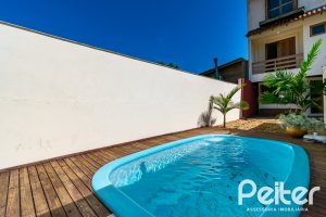 Casa à venda com 190m², 4 dormitórios, 2 suítes, 2 vagas, no bairro Espírito Santo em Porto Alegre