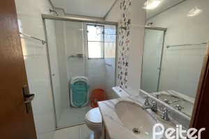 Casa em Condomínio à venda com 209m², 4 dormitórios, 1 suíte, 4 vagas, no bairro Tristeza em Porto Alegre