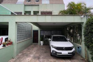Casa em Condomínio à venda com 209m², 4 dormitórios, 1 suíte, 4 vagas, no bairro Tristeza em Porto Alegre