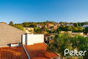 Casa à venda com 215m², 3 dormitórios, 3 suítes, 2 vagas, no bairro Tristeza em Porto Alegre