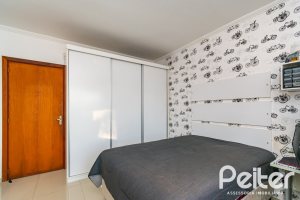 Casa à venda com 215m², 3 dormitórios, 3 suítes, 2 vagas, no bairro Tristeza em Porto Alegre