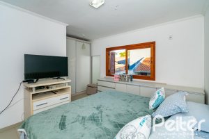 Casa à venda com 215m², 3 dormitórios, 3 suítes, 2 vagas, no bairro Tristeza em Porto Alegre