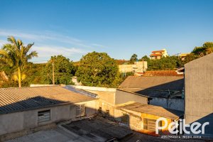 Casa à venda com 215m², 3 dormitórios, 3 suítes, 2 vagas, no bairro Tristeza em Porto Alegre