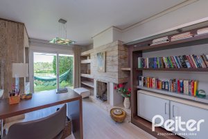 Casa em Condomínio à venda com 460m², 3 dormitórios, 3 suítes, 6 vagas, no bairro Terra Ville em PORTO ALEGRE