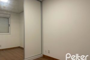 Apartamento à venda com 82m², 3 dormitórios, 1 suíte, 2 vagas, no bairro Tristeza em PORTO ALEGRE