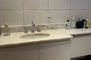 Apartamento à venda com 82m², 3 dormitórios, 1 suíte, 2 vagas, no bairro Tristeza em PORTO ALEGRE
