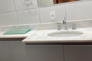 Apartamento à venda com 82m², 3 dormitórios, 1 suíte, 2 vagas, no bairro Tristeza em PORTO ALEGRE
