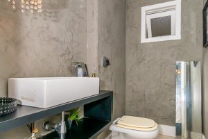 Casa à venda com 323m², 3 dormitórios, 1 suíte, 3 vagas, no bairro Ipanema em Porto Alegre