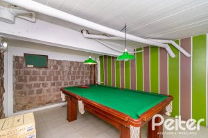 Casa à venda com 323m², 3 dormitórios, 1 suíte, 3 vagas, no bairro Ipanema em Porto Alegre