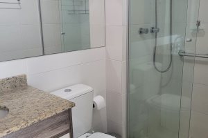 Apartamento à venda com 61m², 2 dormitórios, 1 suíte, 1 vaga, no bairro Tristeza em PORTO ALEGRE