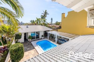 Casa à venda com 301m², 4 dormitórios, 1 suíte, 3 vagas, no bairro Ipanema em Porto Alegre