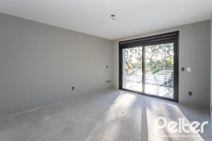 Casa à venda com 177m², 3 dormitórios, 3 suítes, 4 vagas, no bairro Tristeza em Porto Alegre