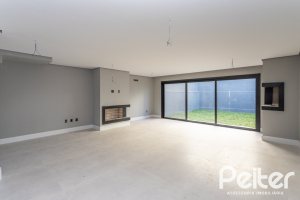 Casa à venda com 177m², 3 dormitórios, 3 suítes, 4 vagas, no bairro Tristeza em Porto Alegre