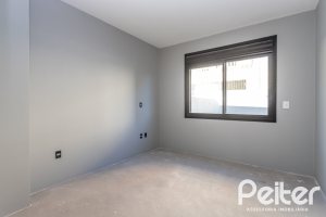 Casa à venda com 177m², 3 dormitórios, 3 suítes, 4 vagas, no bairro Tristeza em Porto Alegre