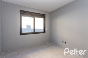 Casa à venda com 177m², 3 dormitórios, 3 suítes, 4 vagas, no bairro Tristeza em Porto Alegre