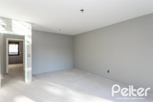 Casa à venda com 177m², 3 dormitórios, 3 suítes, 4 vagas, no bairro Tristeza em Porto Alegre