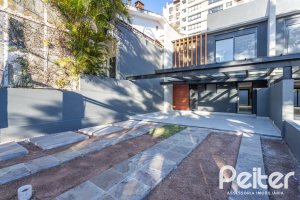 Casa à venda com 177m², 3 dormitórios, 3 suítes, 4 vagas, no bairro Tristeza em Porto Alegre