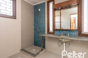 Casa em Condomínio à venda com 450m², 3 dormitórios, 1 suíte, 6 vagas, no bairro Cavalhada em PORTO ALEGRE