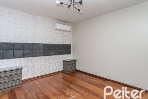 Casa em Condomínio à venda com 450m², 3 dormitórios, 1 suíte, 6 vagas, no bairro Cavalhada em PORTO ALEGRE