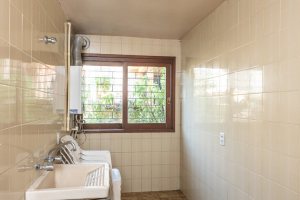 Casa em Condomínio à venda com 450m², 3 dormitórios, 1 suíte, 6 vagas, no bairro Cavalhada em PORTO ALEGRE