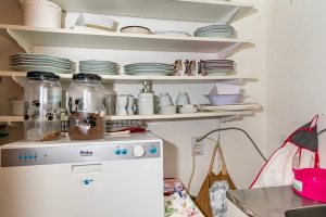 Casa à venda com 210m², 3 dormitórios, 3 suítes, 3 vagas, no bairro Ponta Grossa em Porto Alegre