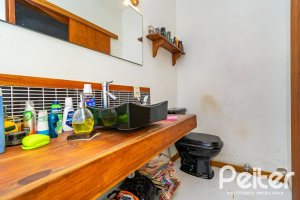 Casa à venda com 210m², 3 dormitórios, 3 suítes, 3 vagas, no bairro Ponta Grossa em Porto Alegre