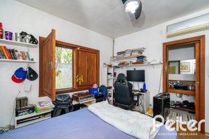 Sítio à venda com 210m², 3 dormitórios, 3 suítes, 3 vagas, no bairro Ponta Grossa em Porto Alegre