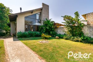 Sítio à venda com 210m², 3 dormitórios, 3 suítes, 3 vagas, no bairro Ponta Grossa em Porto Alegre